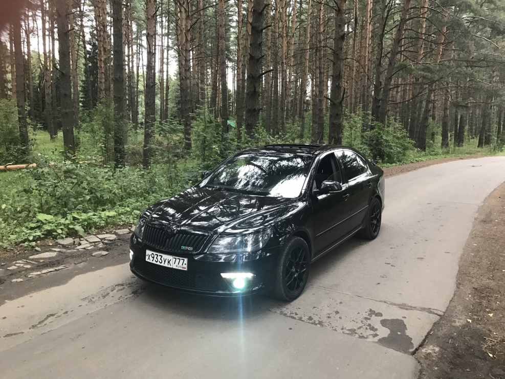 Škoda Octavia RS черная
