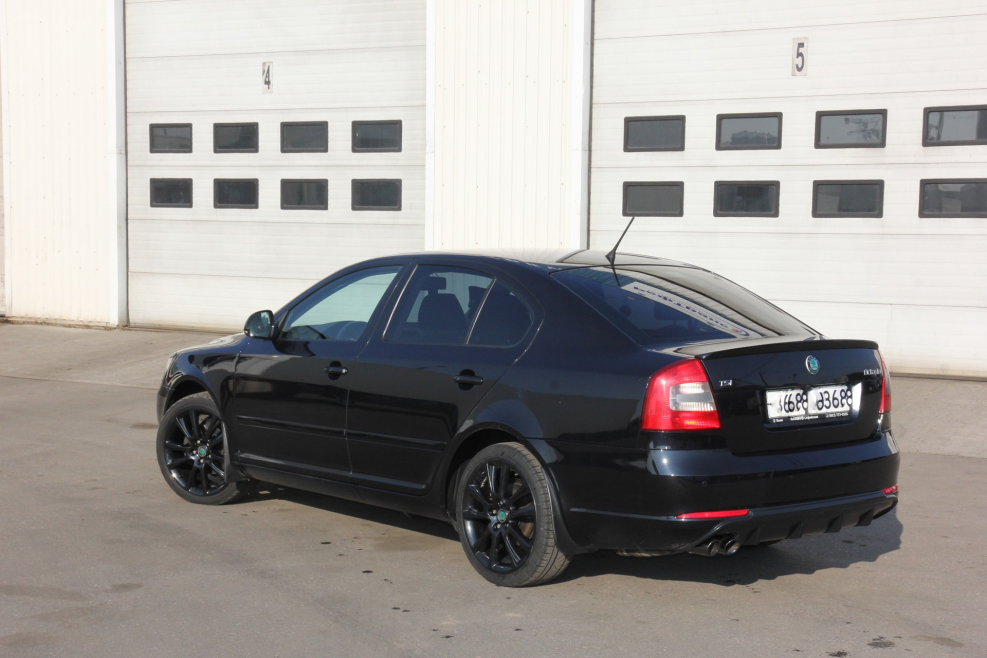 Skoda Octavia a5 черные Zenith r17