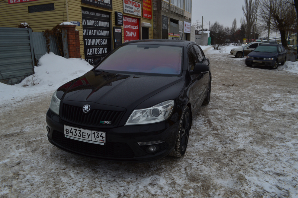 Шкода Октавия а5 RS чёрная