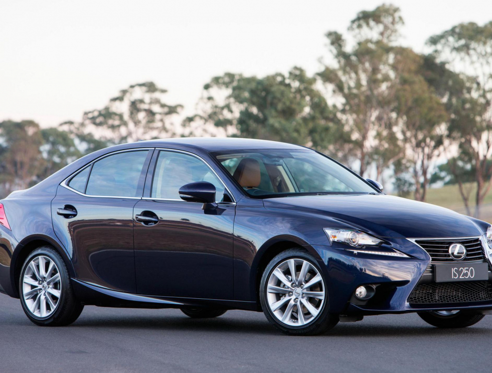 Lexus is 250 2014