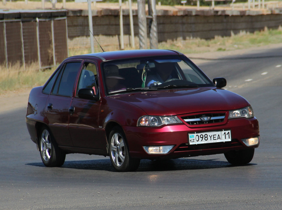 Машина Daewoo Nexia 2