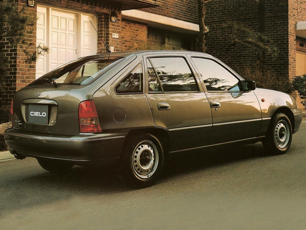 Daewoo Nexia 1 хэтчбек