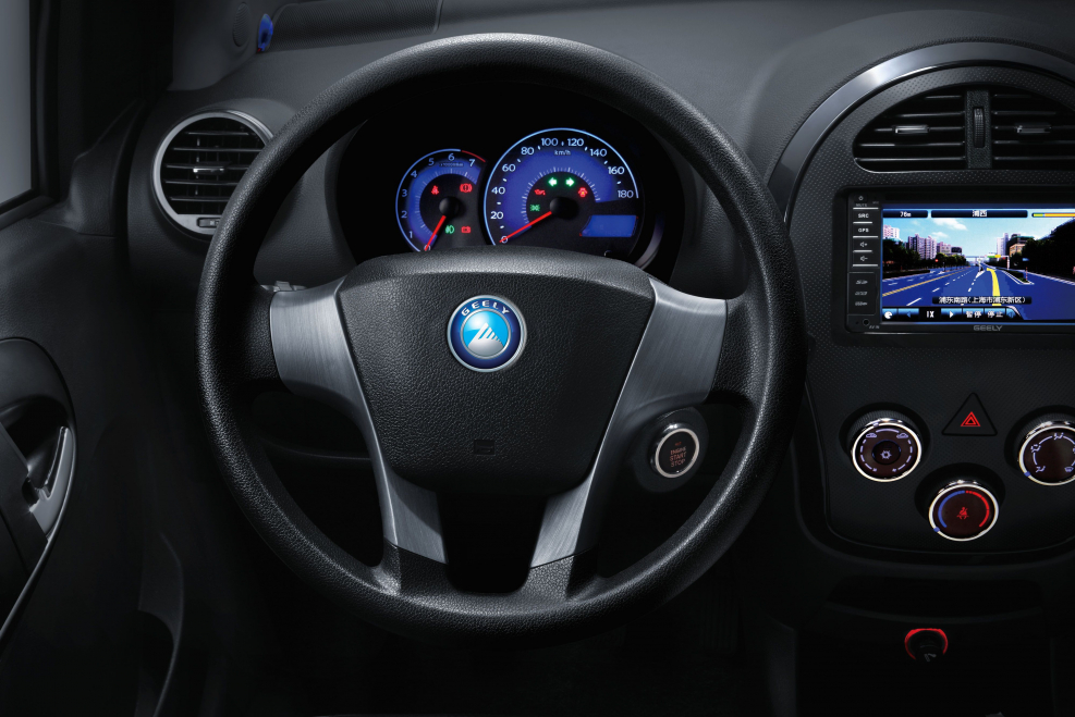Geely LC Cross салон
