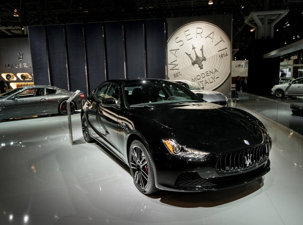 Maserati Ghibli черный