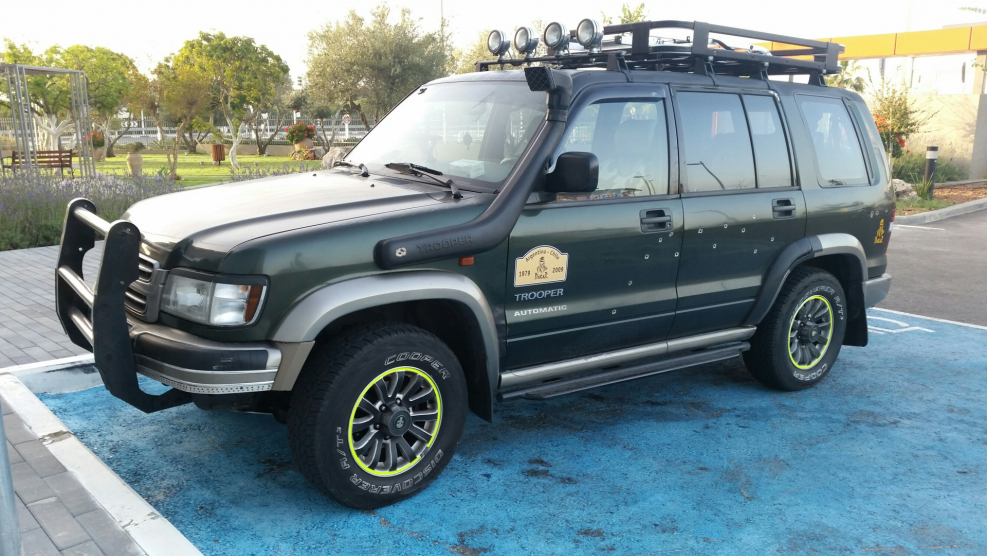 Isuzu Trooper 1