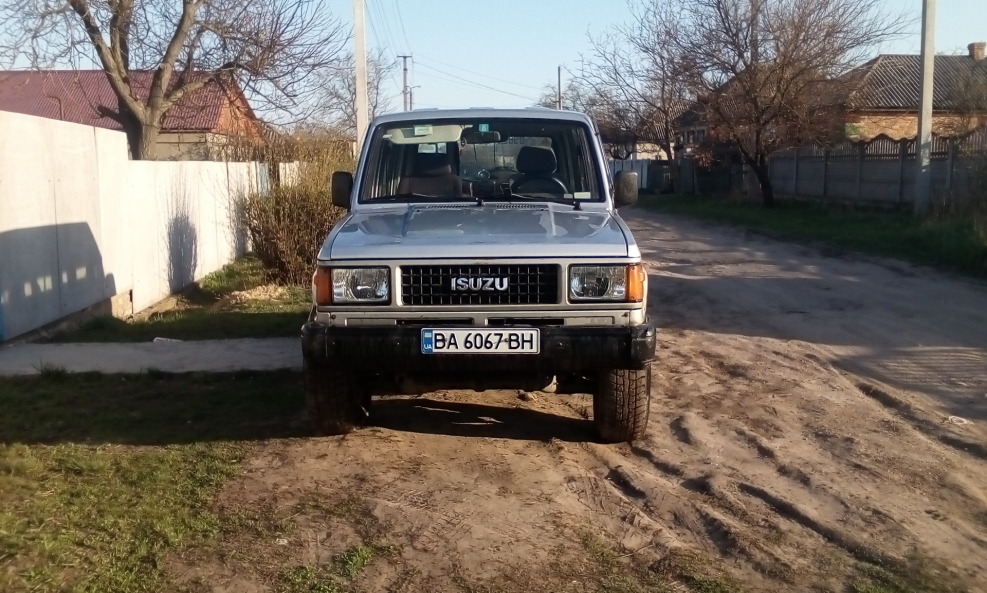 Исузу Трупер 88