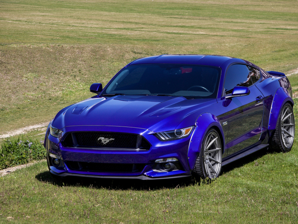 Nissan GTR И Ford Mustang