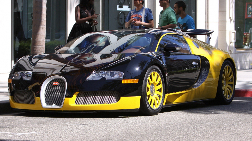 Bugatti Veyron желтый