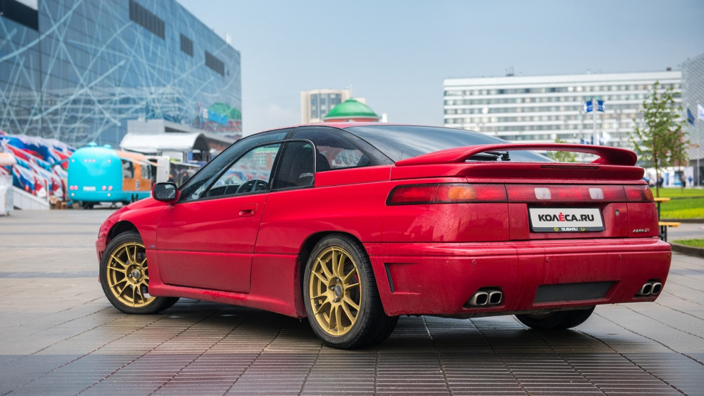 Купе Субару SVX