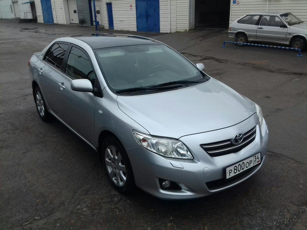 Черная крыша Тойота Королла 2008