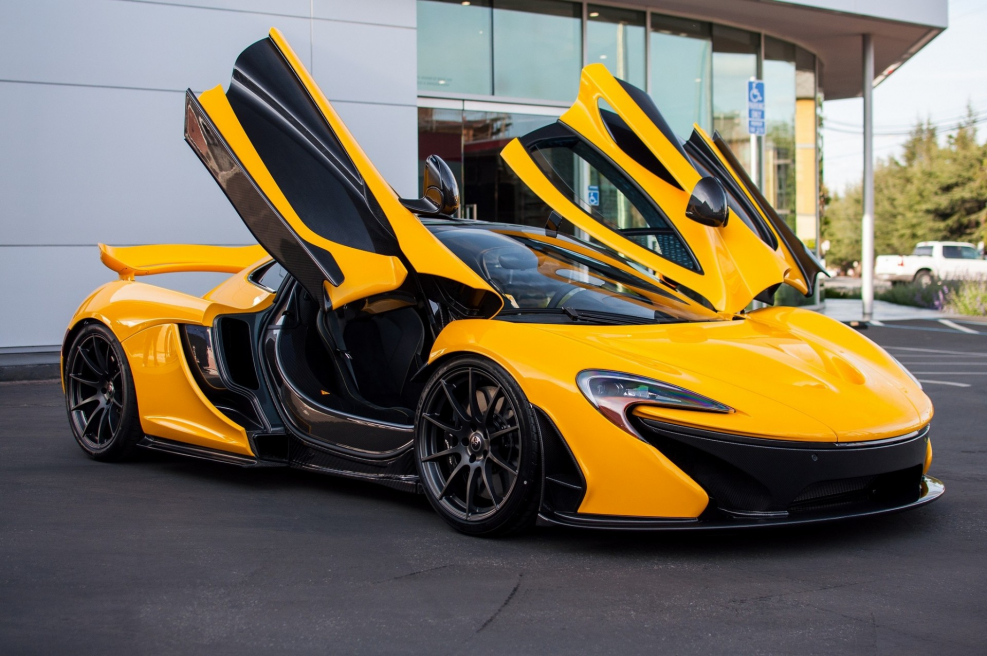Машина MCLAREN p1