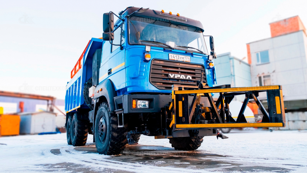 КДМ Урал 55571