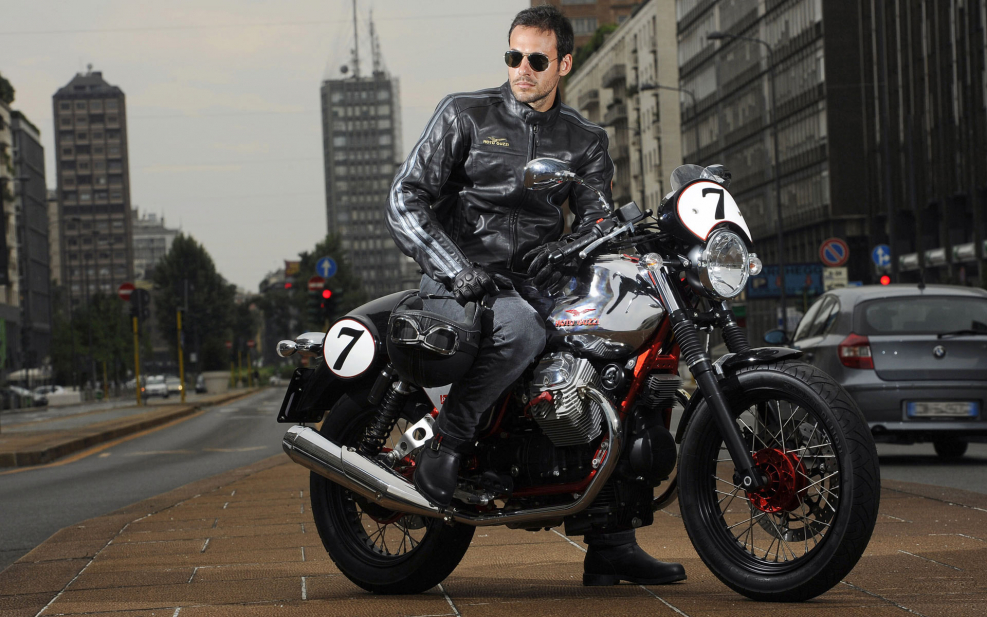 Moto Guzzi v7 Police
