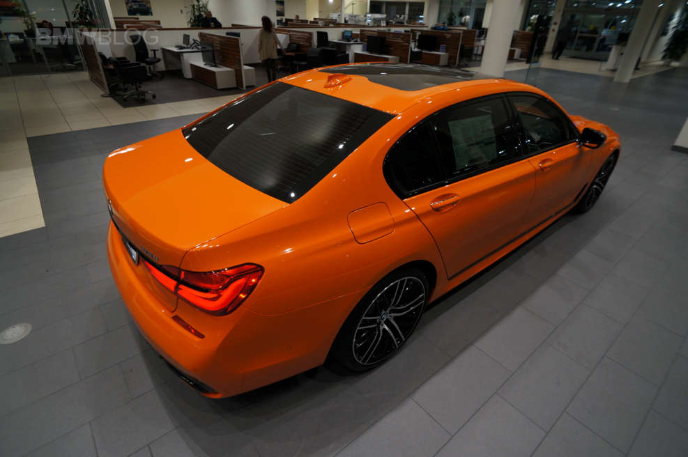 BMW m7 оранжевая