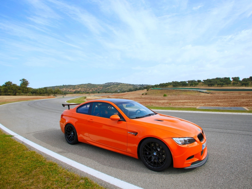 BMW m3 GTS оранжевый