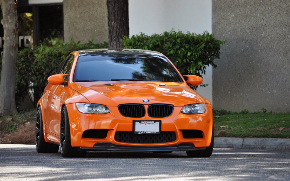 BMW m3 оранжевая