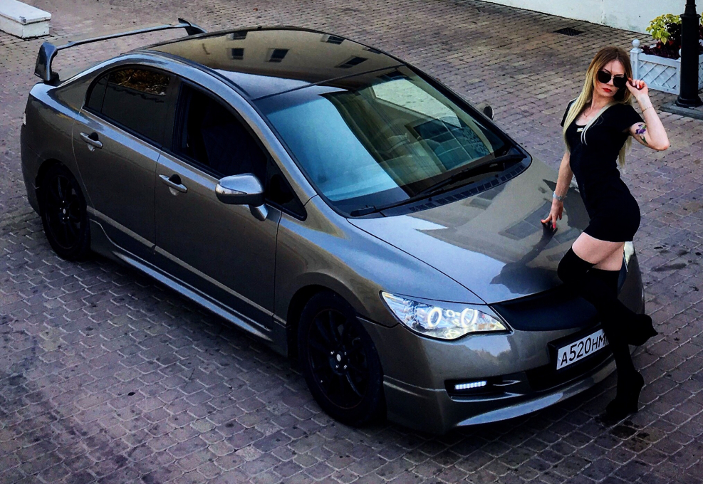 Honda Civic 4d (8g)