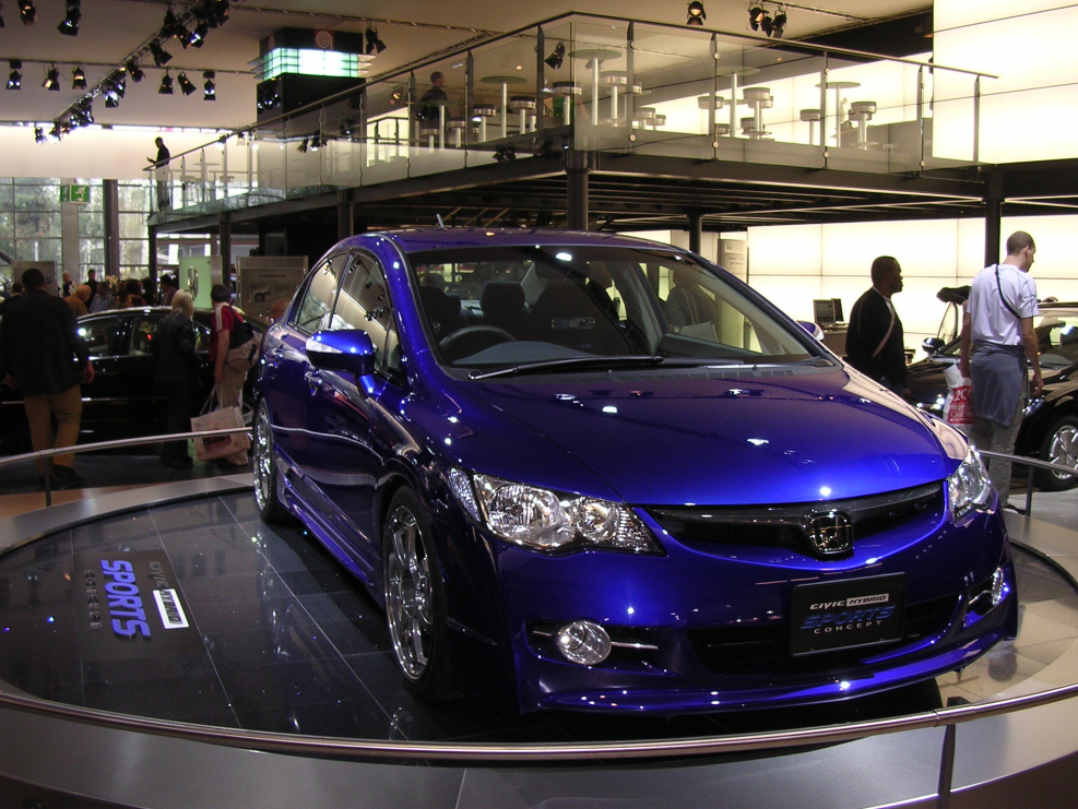 Honda Civic 4d 8 поколение