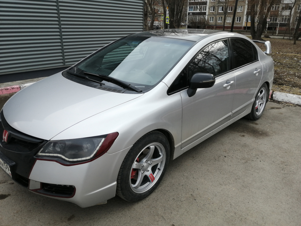 Honda Civic 8 r17