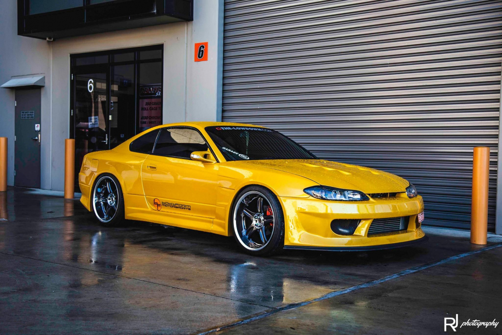 Nissan Silvia s15 желтая