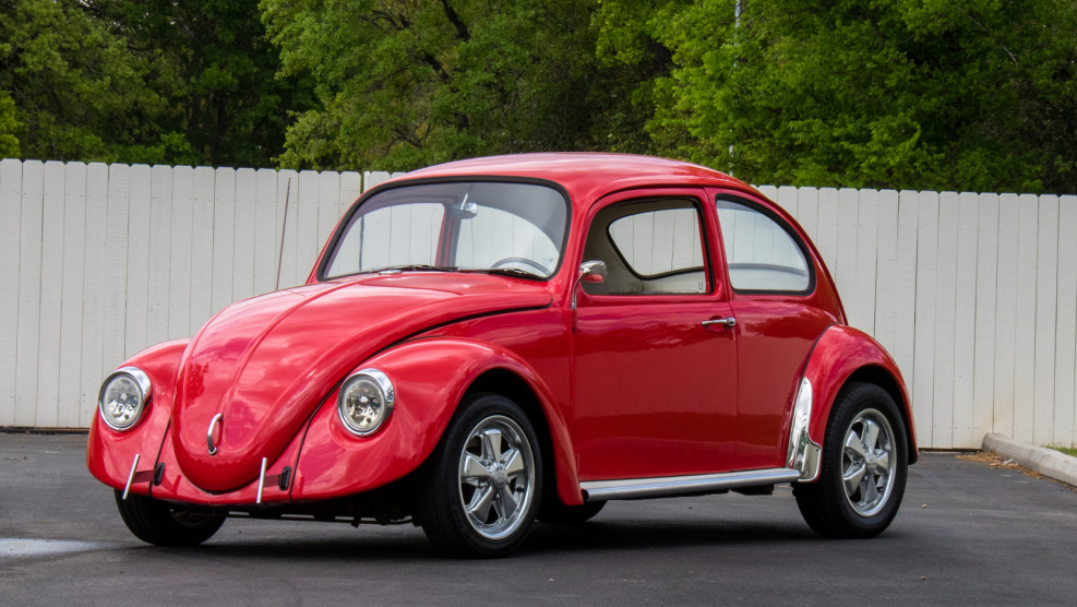 Volkswagen Beetle красный