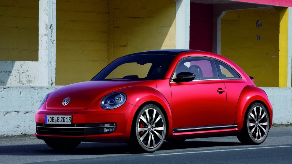 VW Beetle красный