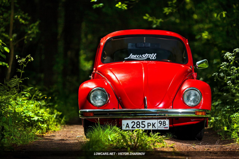 Volkswagen Beetle i а4 красный на колесах