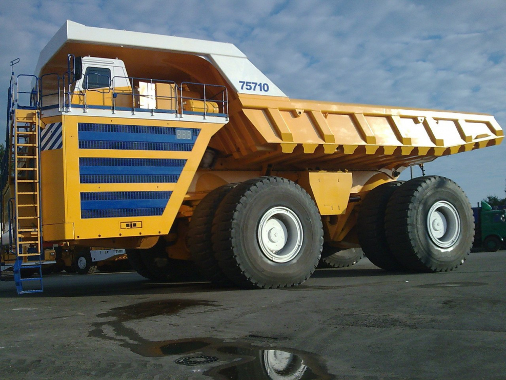 Карьерный самосвал Liebherr t282b