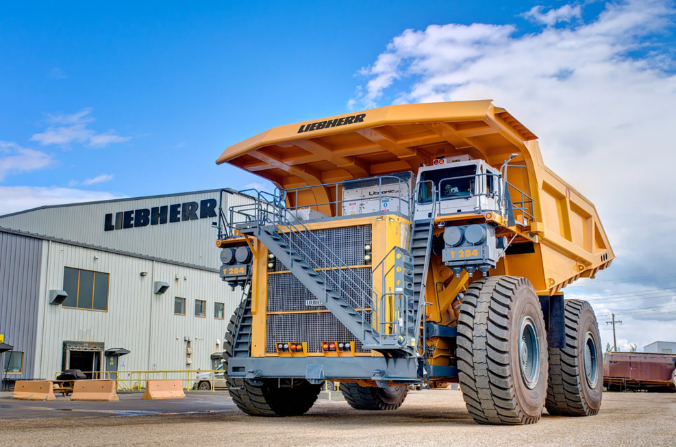 Карьерный самосвал Liebherr t282b