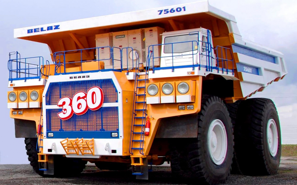 Карьерный самосвал Liebherr t282b