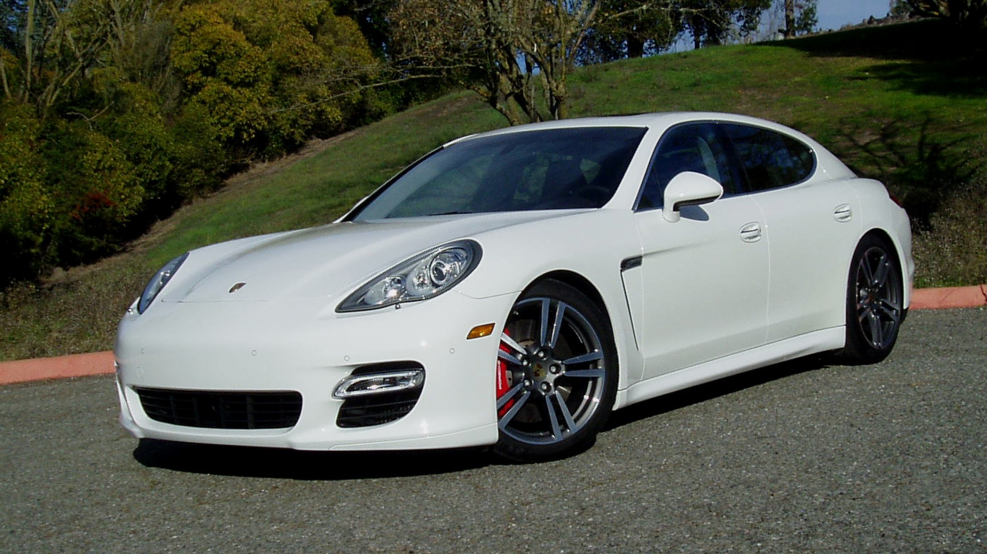 Porsche Panamera белый