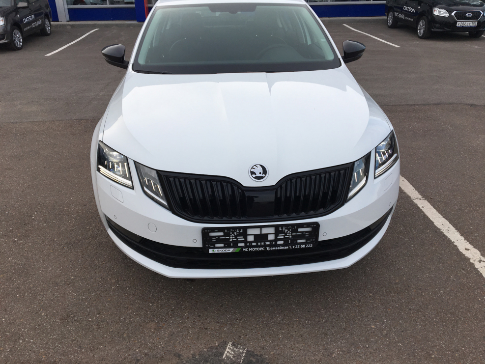 Skoda Octavia a7 FL белая