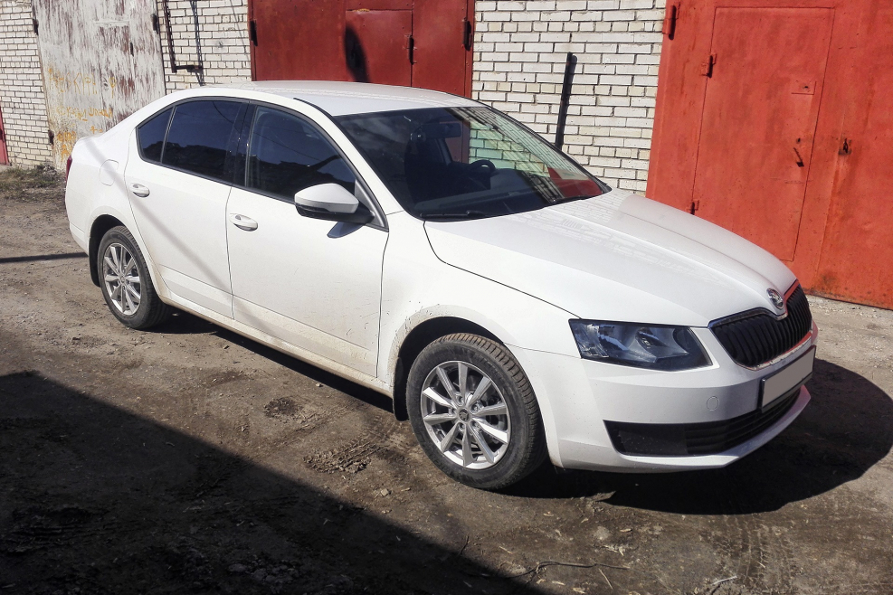 Skoda Octavia a7 белая