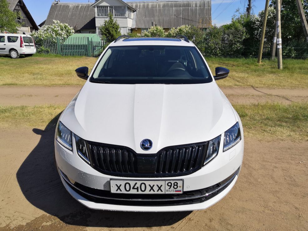 Skoda Octavia a7 FL белая