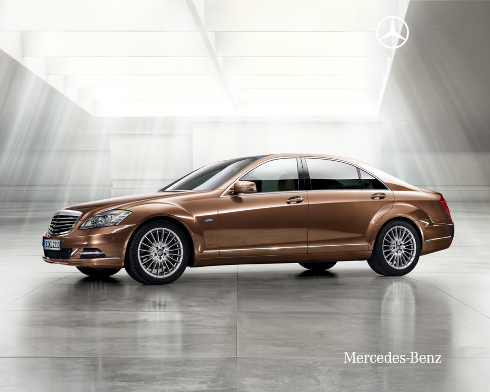 Мерседес коричневый цвет