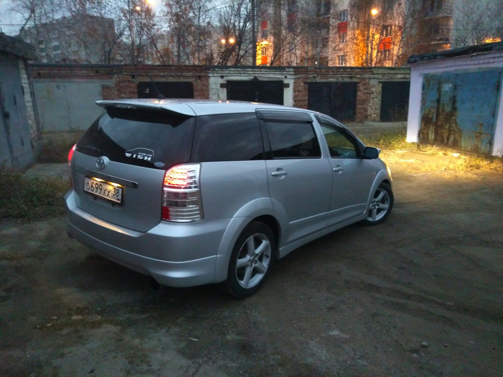 Toyota Wish 2003 Tuning