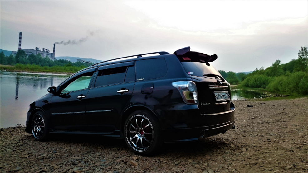 Toyota Fielder TRD