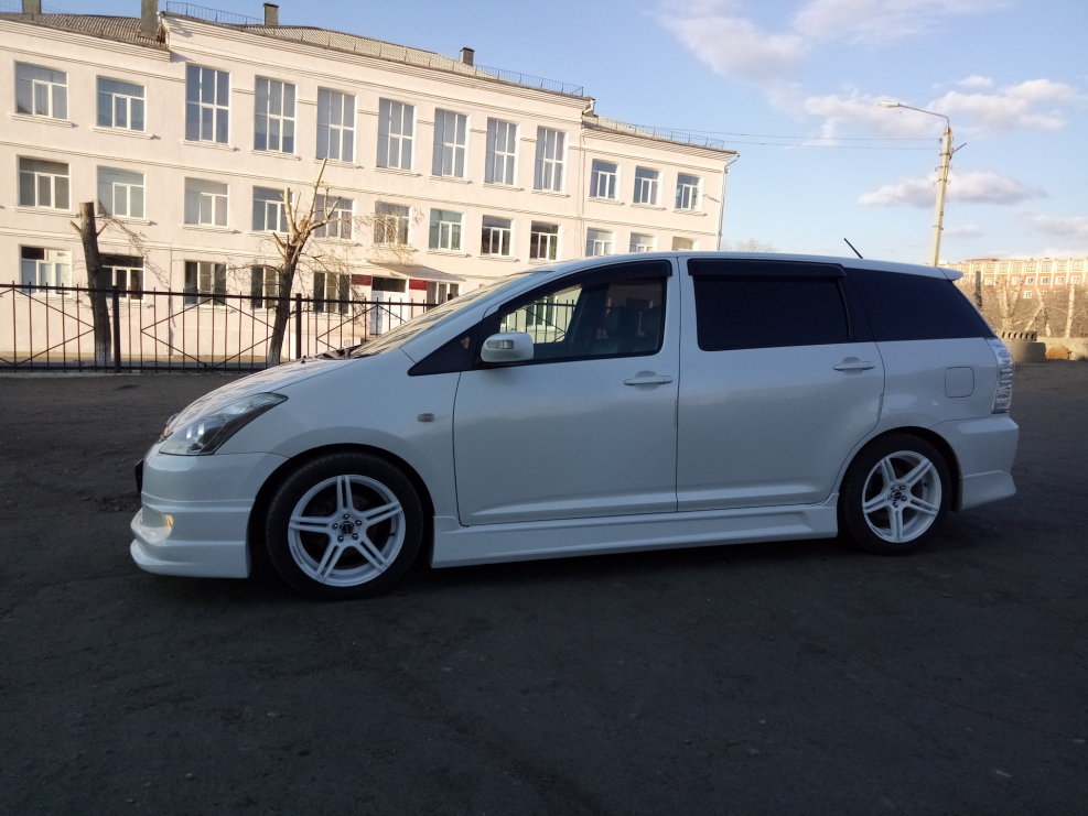 Toyota Wish 2004 Tuning