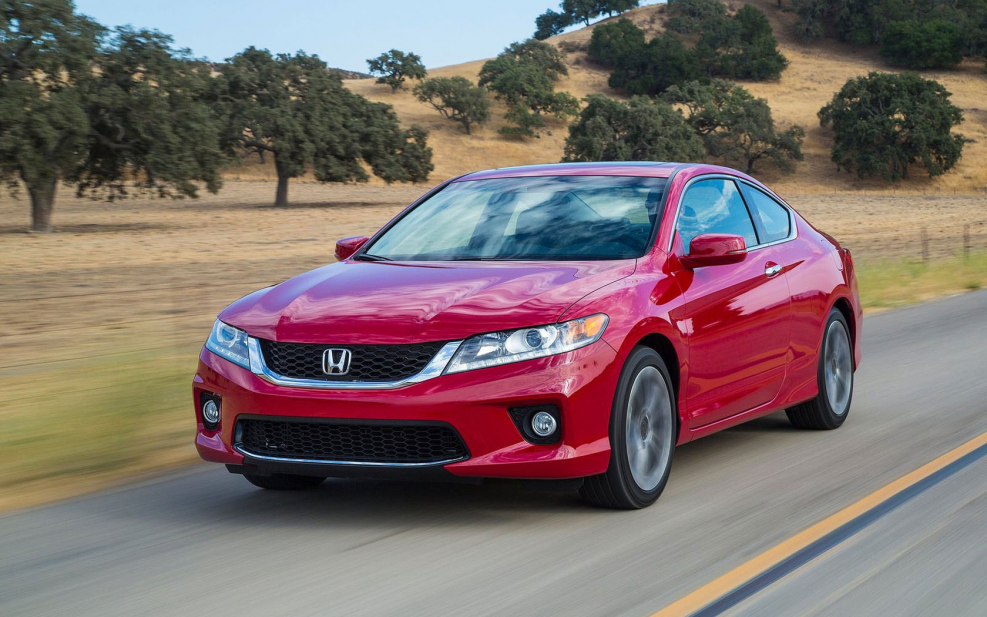 Honda Accord 7 Рестайлинг красная
