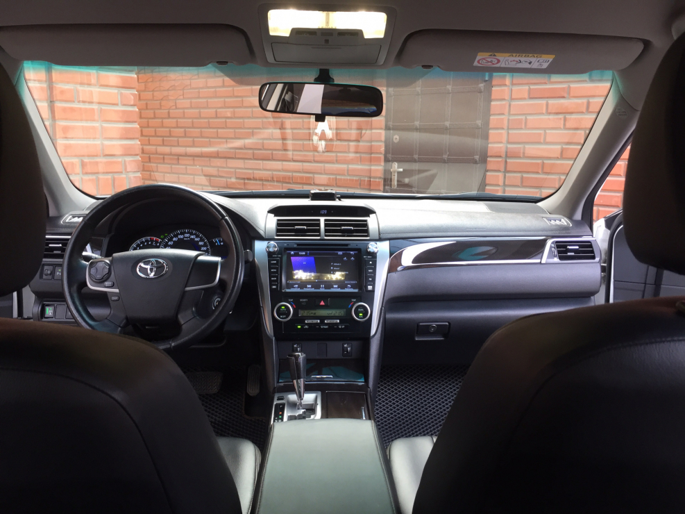 Toyota Camry 2013 салон