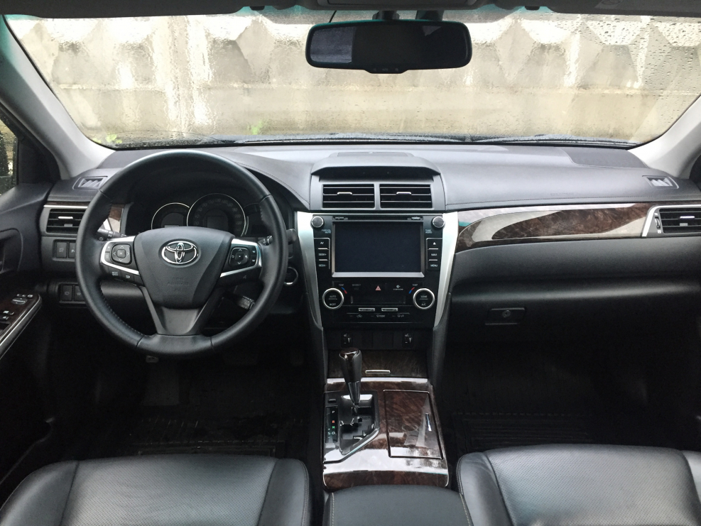 Toyota Camry 3.5 салон
