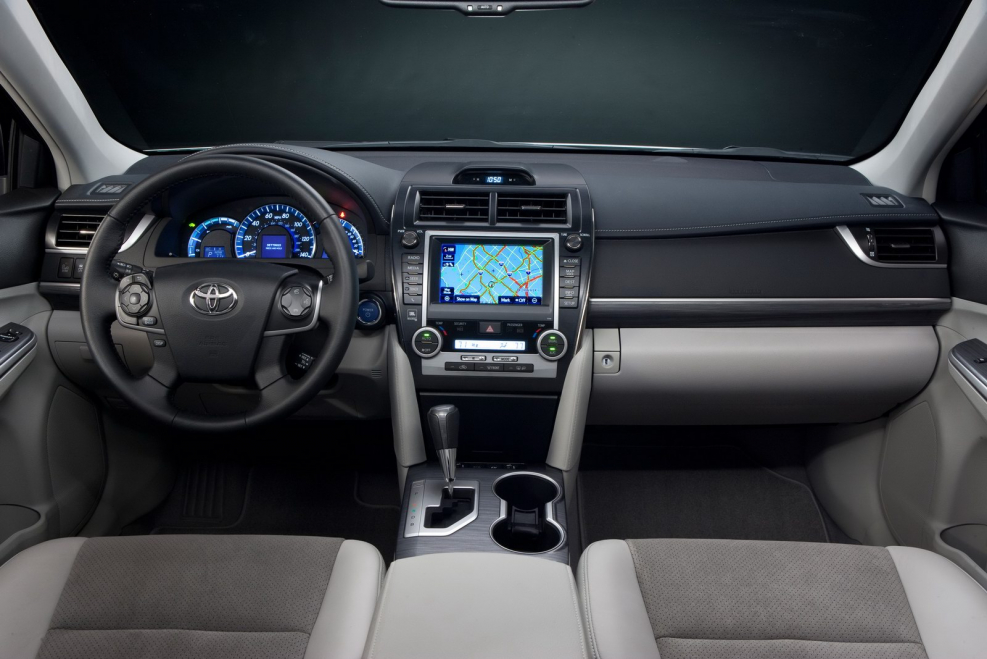 Toyota Camry 50 внутри