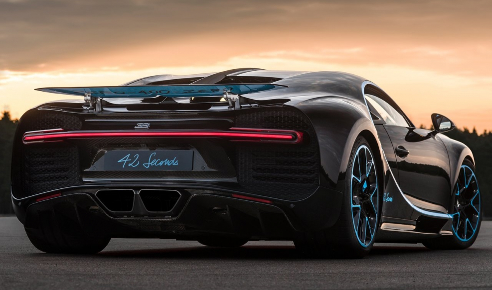 Бугатти Chiron 2020