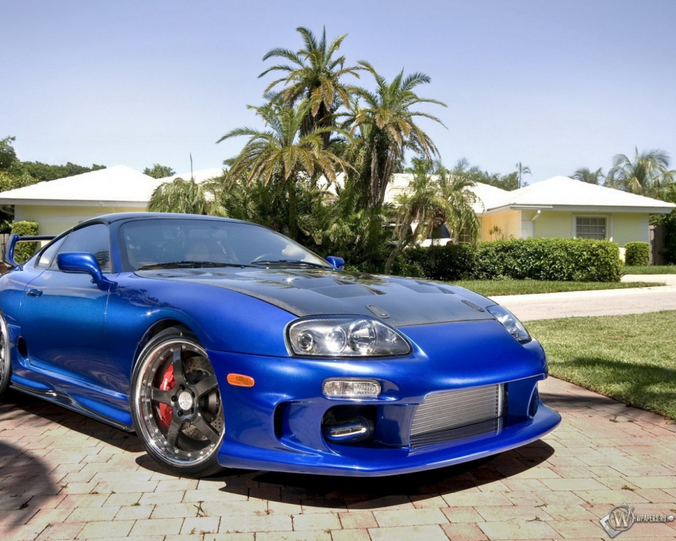 Toyota Supra синяя