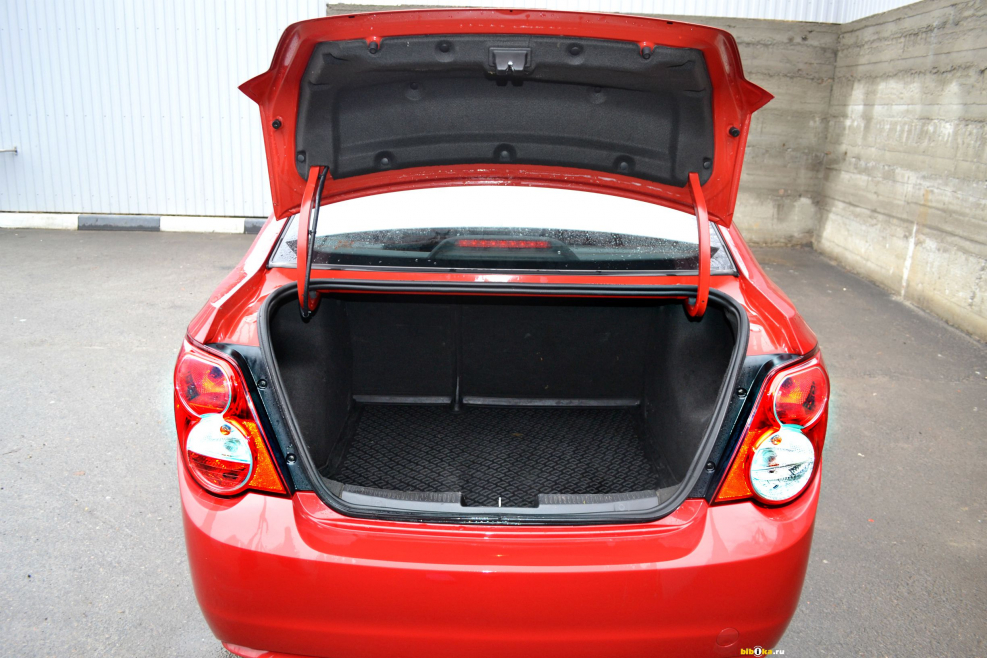 Chevrolet Aveo 2015 багажник