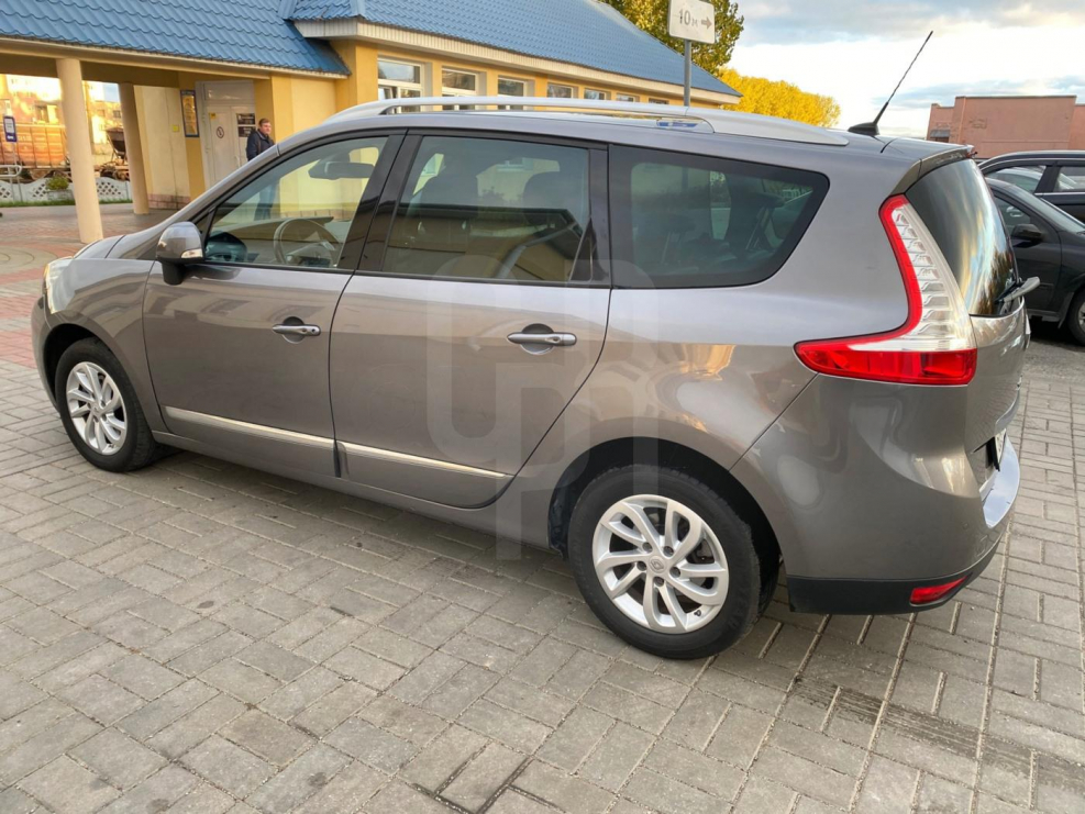 Renault Grand Scenic 2015
