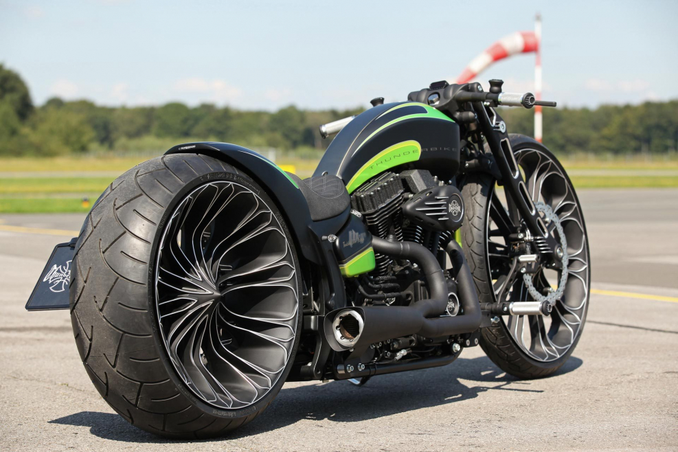 Мотоцикл Мазерати v8
