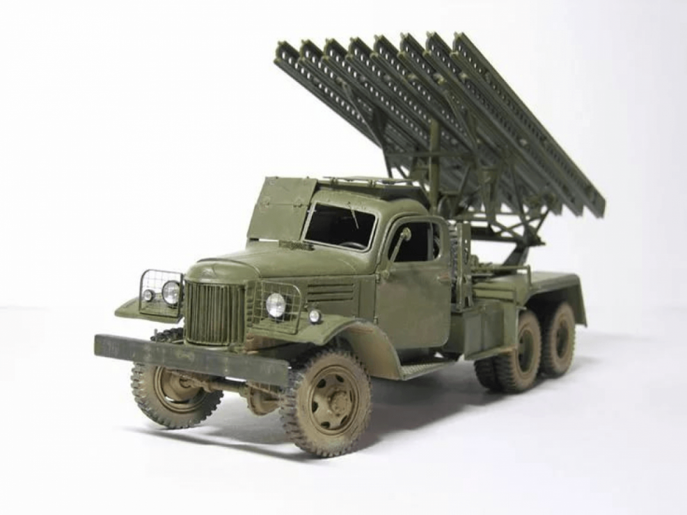 Сборная модель zvezda Гвардейский реактивный миномет БМ-13 "Катюша" (3521) 1:35