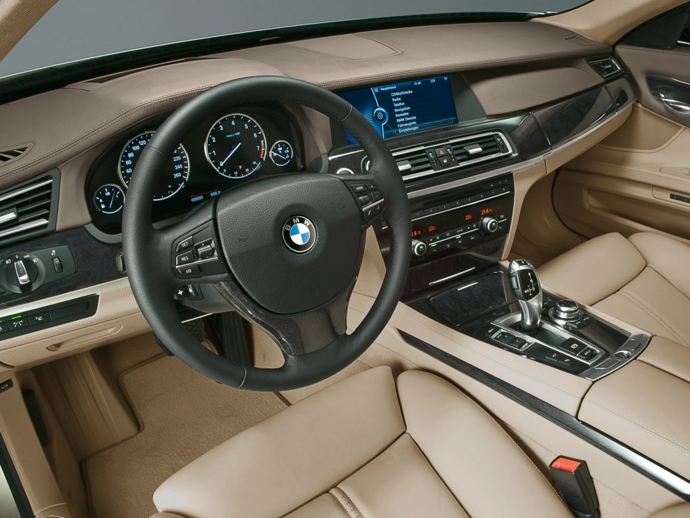 БМВ 750 li