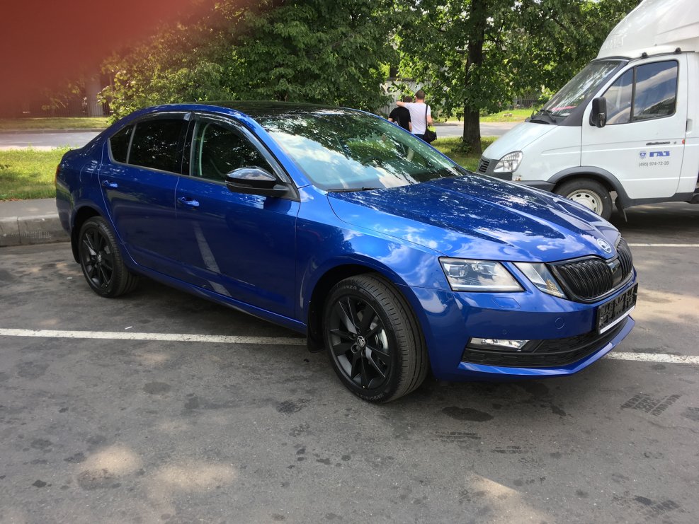 Skoda Octavia синий Reef